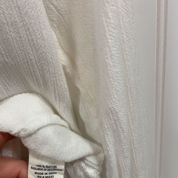 L.A. Hearts white v-neck blouse - Picture 3 of 7